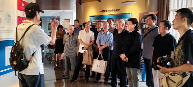 航天一院老年大學(xué)攜手和義同心書畫院以跨區(qū)域書畫筆會(huì)同慶黨的生日(圖1)